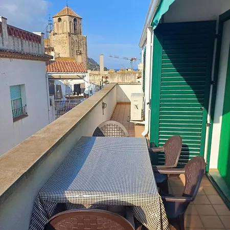 Amplio De 2 En El Casco Antiguo De Tossa アパート