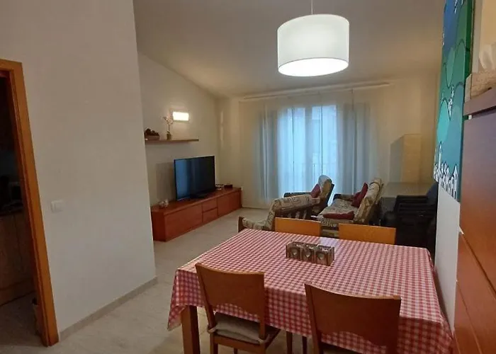 Daire Amplio De 2 En El Casco Antiguo De Tossa *